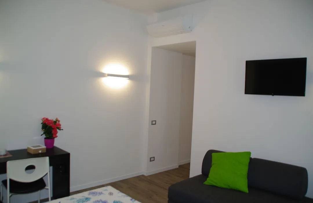 Travel House-1